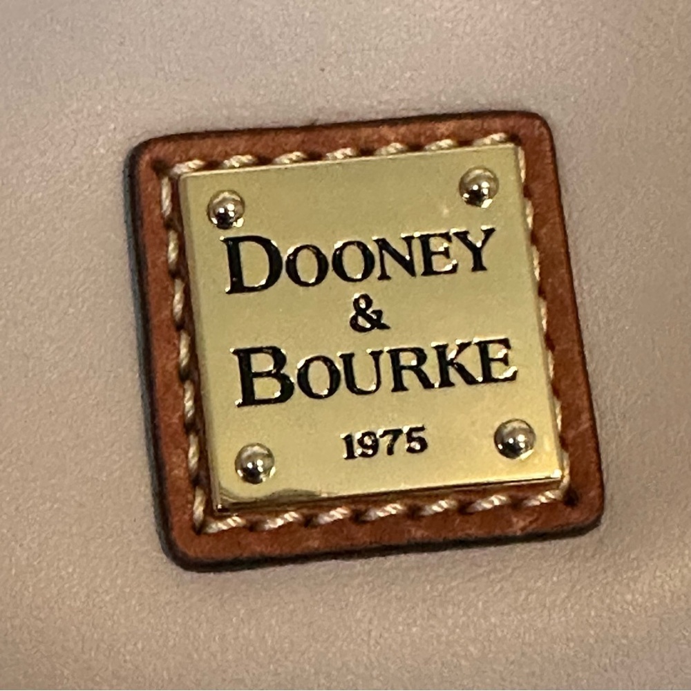 New! Dooney and Bourke Light Blush Pink Wexford Leather Rosie Crossbody Purse - Picture 6 of 16